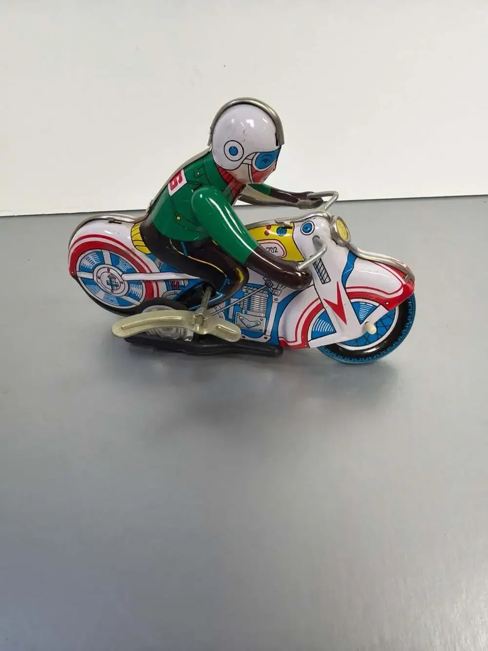 Vintage Style MS-702 Tin Wind-Up Motorcycle with Rider Toy‎